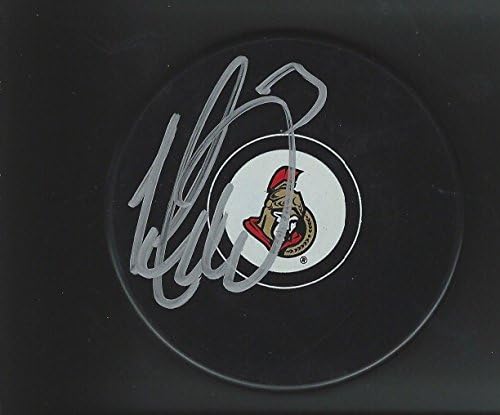 Marc METHOT, OTTAWA SENATÖRLERİNİN Puck İmzalı NHL Disklerini İmzaladı