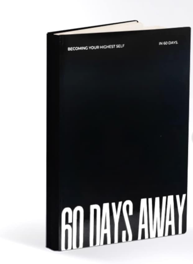 60 Gün Uzakta Ciltli Günlük Defteri - Yazma İstemleri İçeren Rehberli Öz Bakım Günlüğü-152 Sayfa-60 günü kapsayan-8,27 inç x 5,20 inç-12